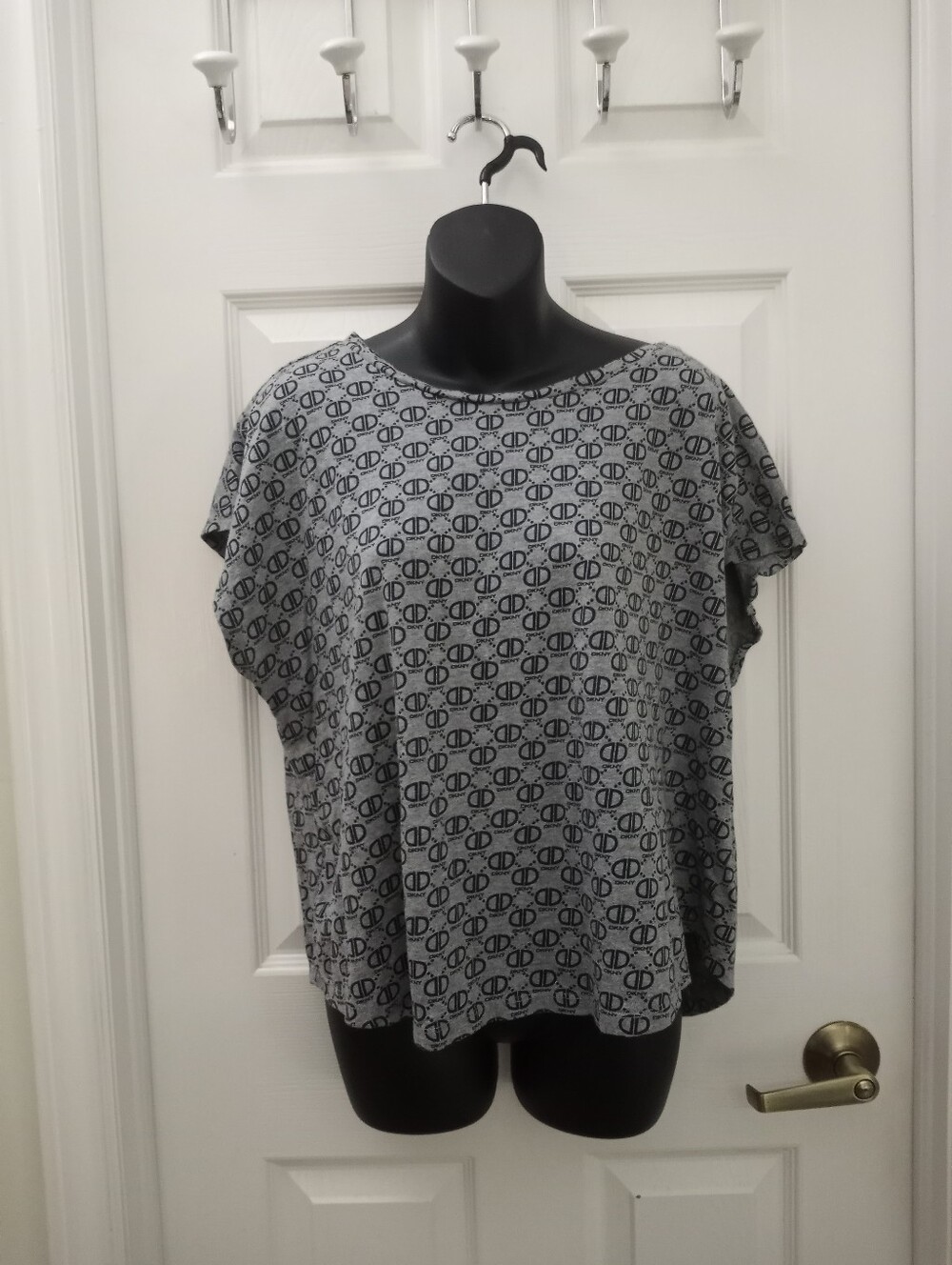 DKNY Tshirt